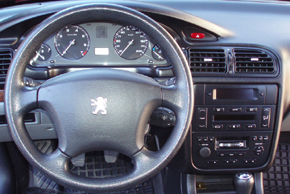 Peugeot 406 - interiér