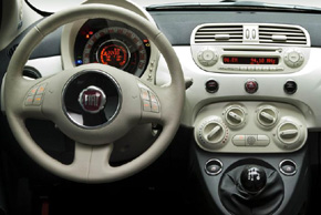 Fiat 500 interiér