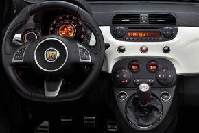 Fiat 500 interiér