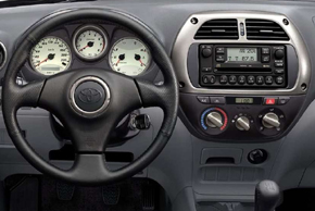 Toyota RAV4 (2001-2006) - interiér