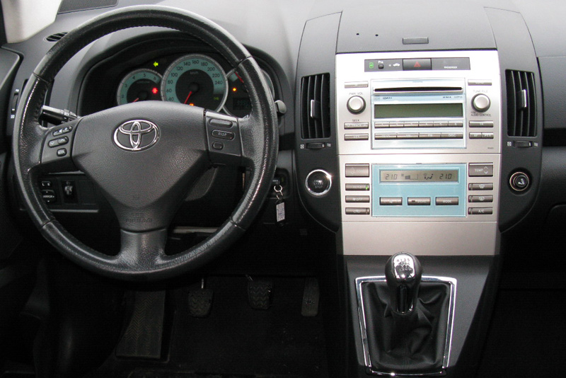 Rámeček 2DIN rádia Toyota Corolla Verso