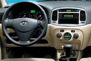 Hyundai Accent - interiér